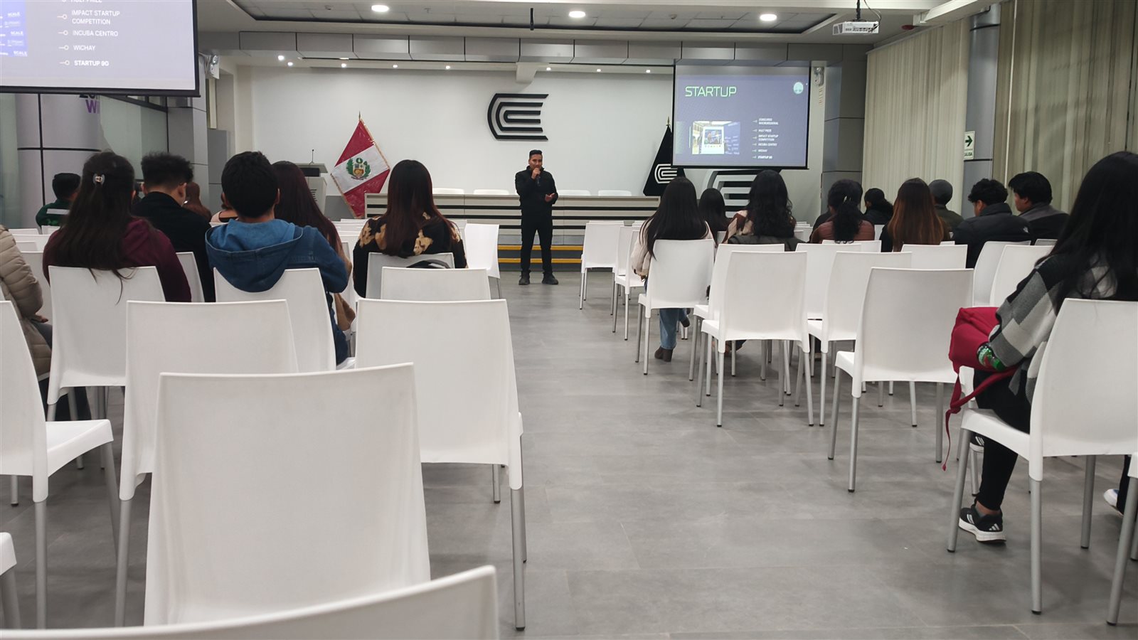 Charla en la Universidad Continental en el marco del convenio con Sciencia Group